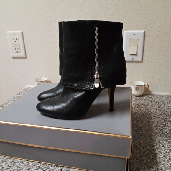 Vince Camuto Quale Aviator Moto Cuffed Ankle Booties - Picture 2 of 8